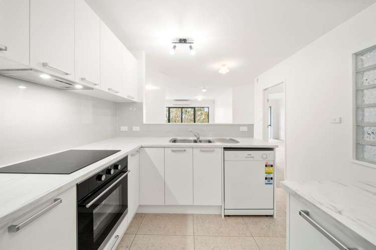 1C/223 Sunset Road Sunnynook_3