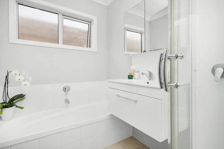 269 Warspite Avenue Waitangirua_12