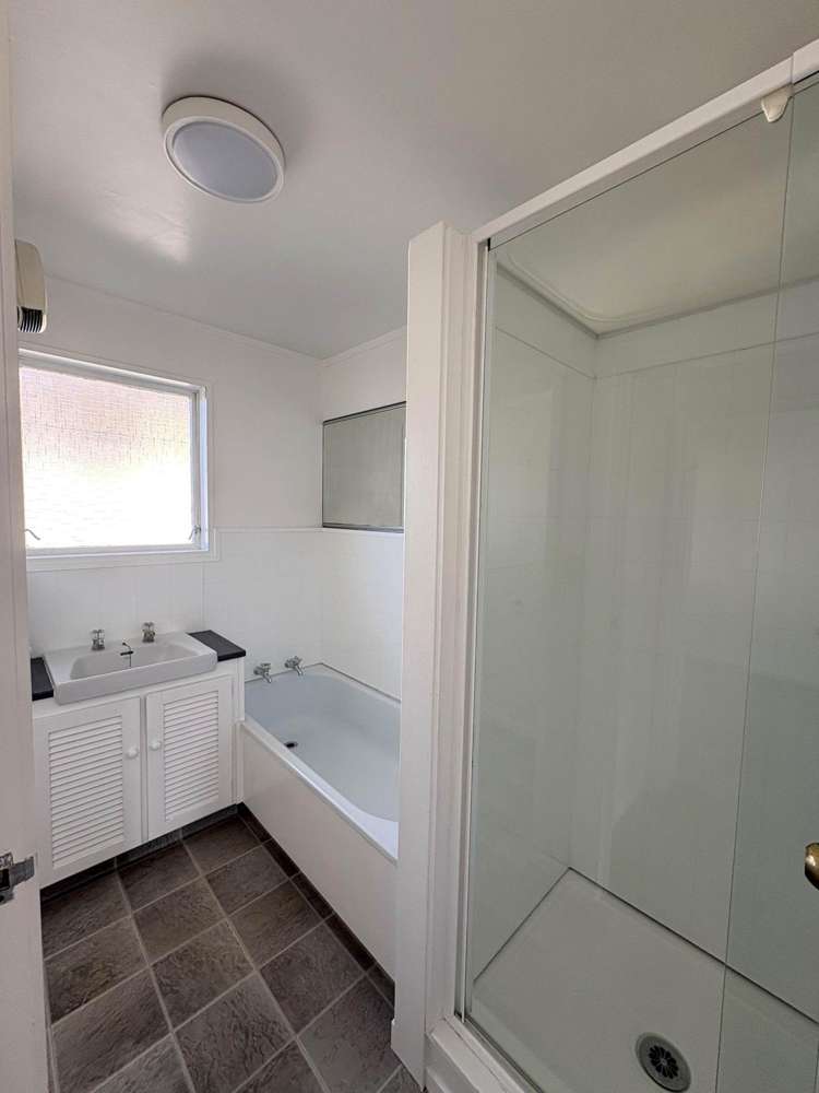 2/58 Clonbern Road Remuera_9