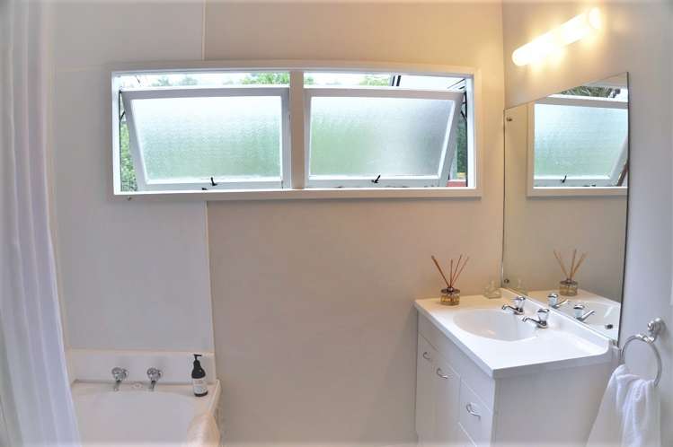 35 Valley Road Titirangi_8