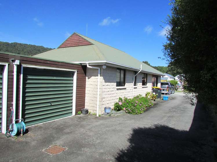 2/19 Cowper Street Greymouth_1