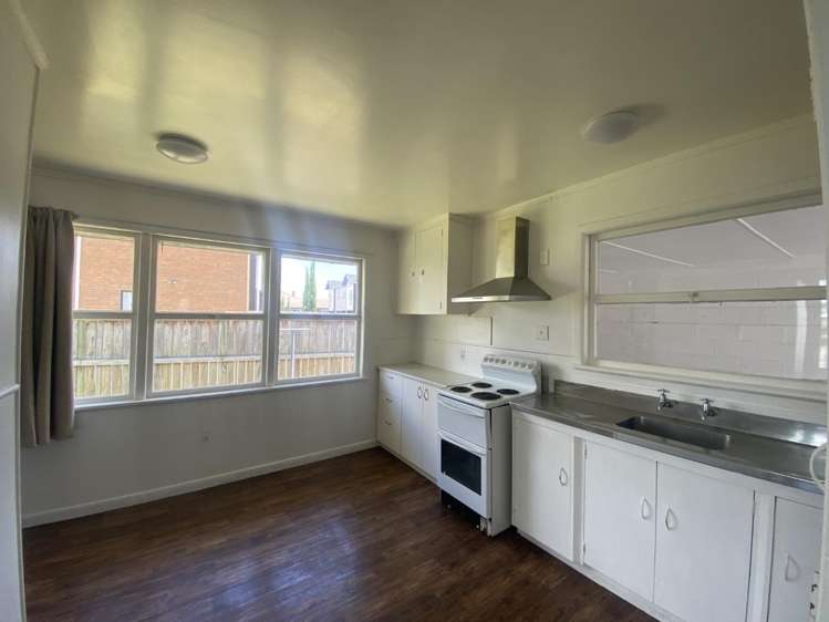 1370 Victoria Street 3283_3