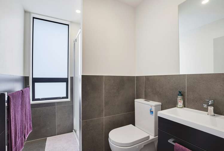 21/6 Bushland Grove Paparangi_11