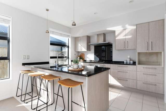 27 Silverstream Boulevard 1467_2