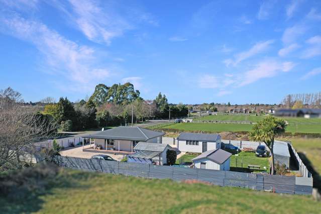 Big Section, Great Garaging, Fantastic Location!