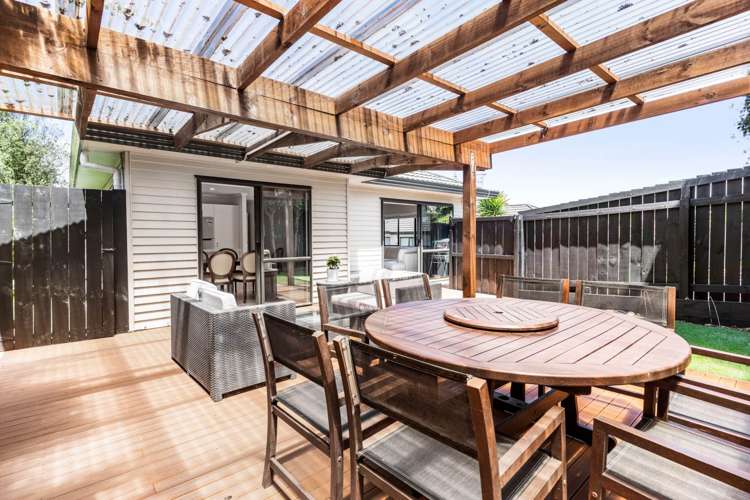 2/14 Peach Road Glenfield_17