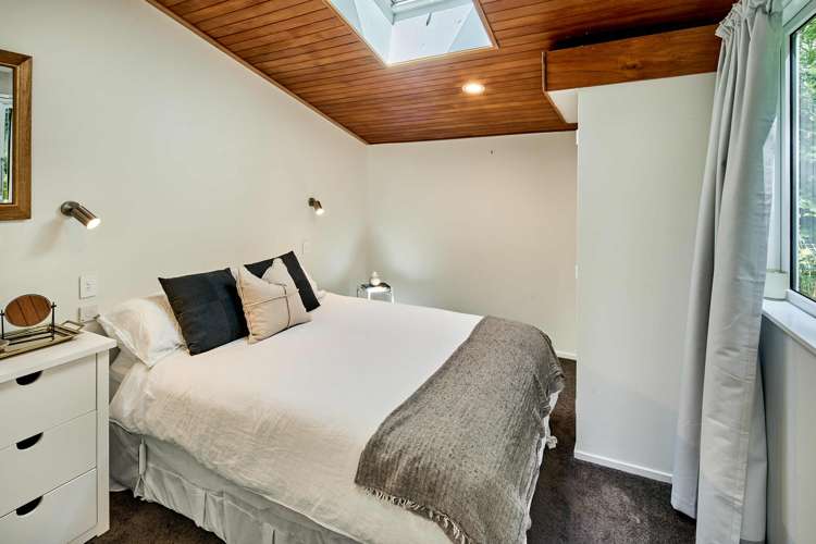 2 Huia Road Days Bay_13