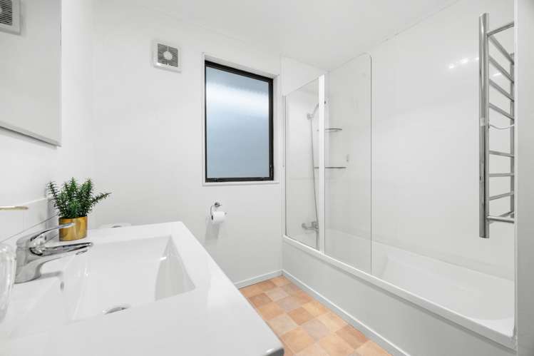 1/63a Colwill Road Massey_18