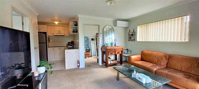 Charming Pinehill 2BR Unit with Deck