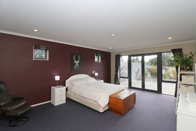 121 Mason Road Seaward Bush_11