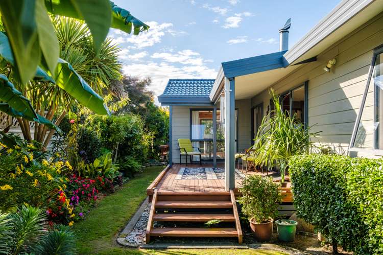 22 Ruru Avenue Lytton West_12