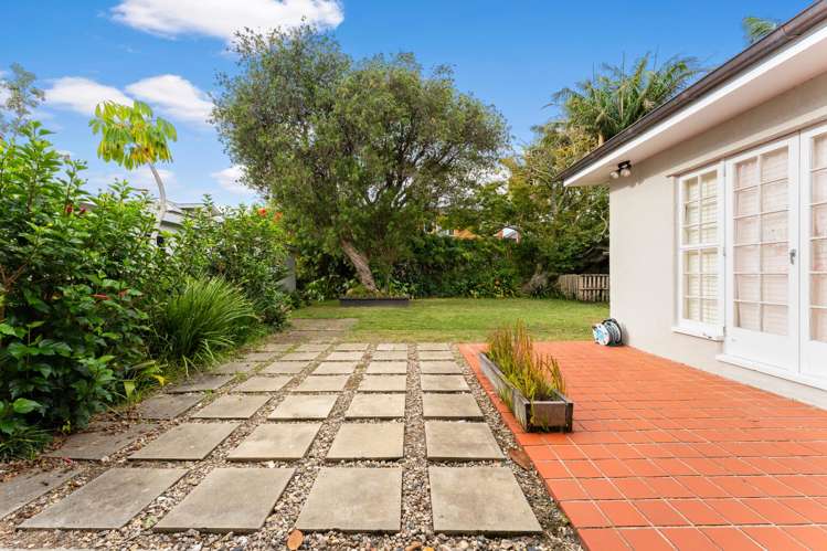 232 Lake Road Hauraki_7
