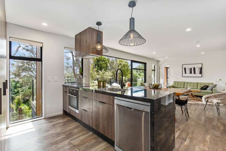 131c Rosier Road Glen Eden_1