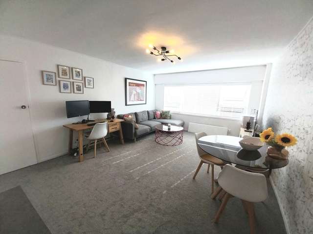 2 Bedroom apartment - walk to Ellerslie shops