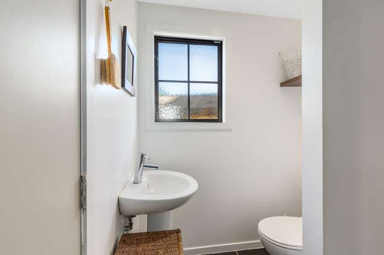 12 Heretaunga Square Silverstream_8