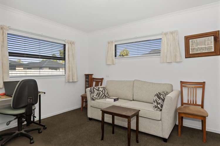 8/11 Errol Close Burbush_7