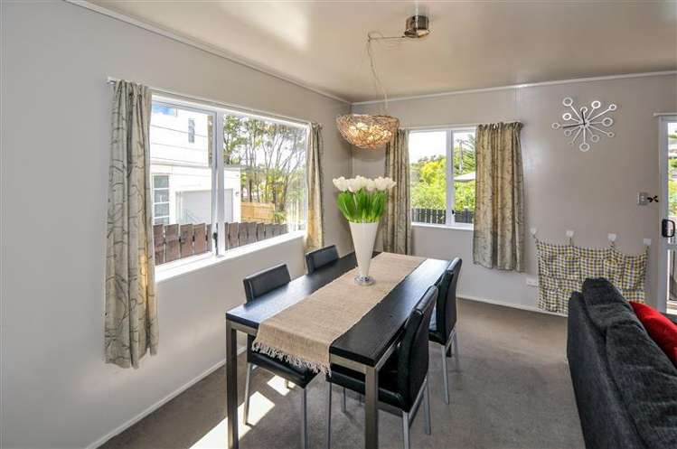 2/20 Hogans Road Glenfield_9