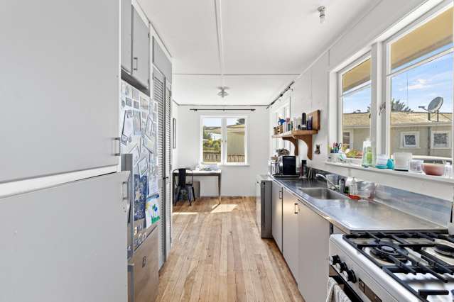 11 Flower Street Bulls_1