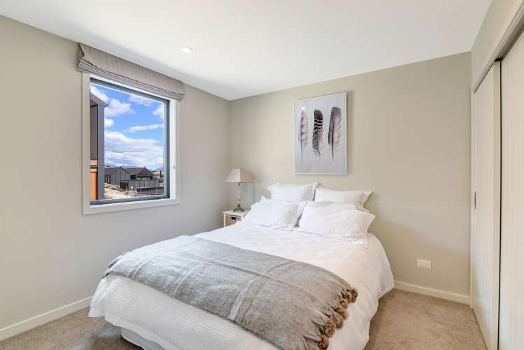 7 Falconer Rise Jacks Point_13