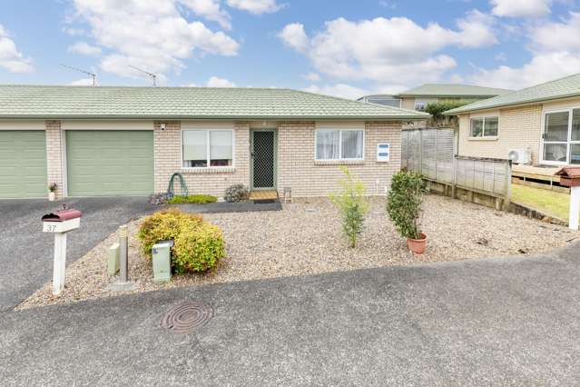 37/8 Village Place Tuakau_1