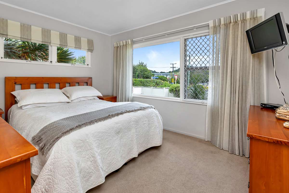 30 Te Paka Crescent_5