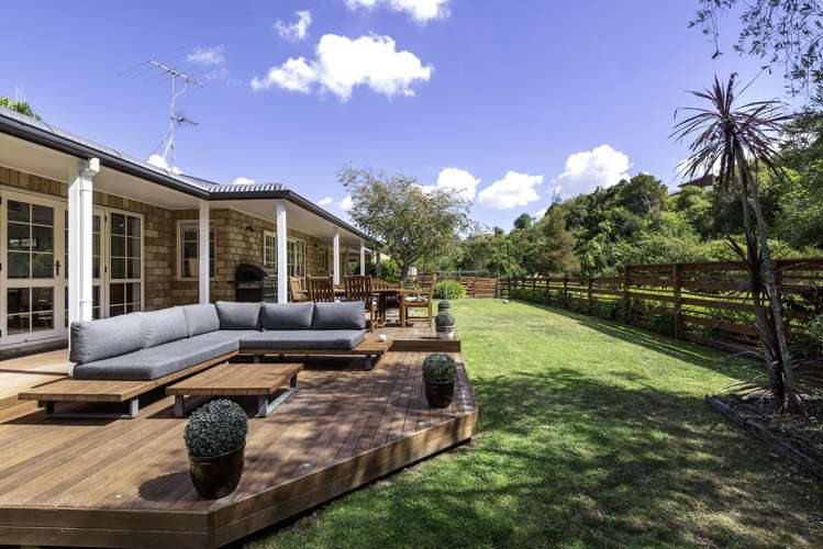 26 Bernie Edwards Place Botany Downs_28