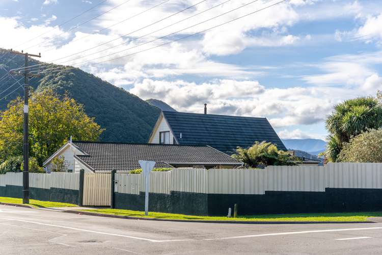 1 Beach Road Waikawa_17