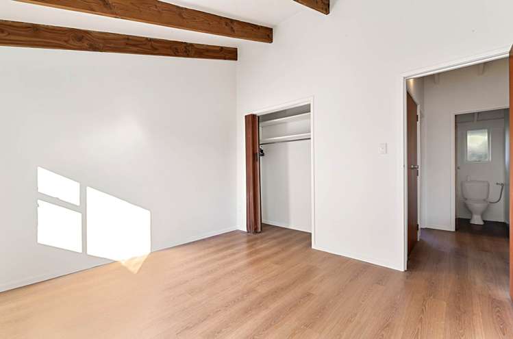 2/33 Royal Terrace Sandringham_11