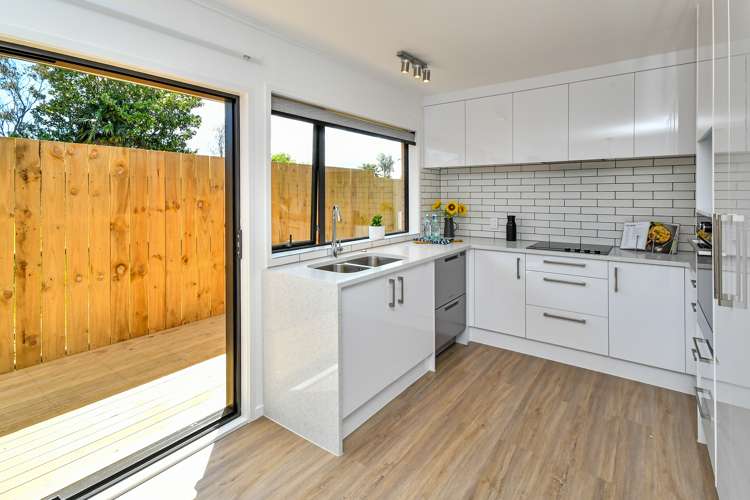 38 Diorella Drive Clover Park_20