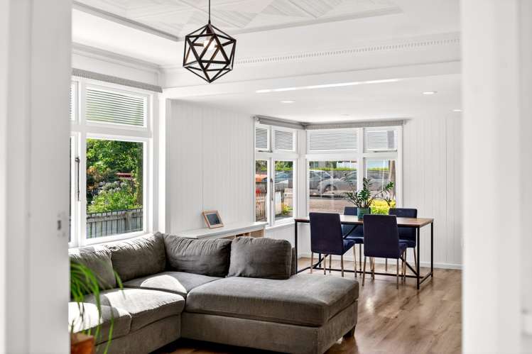 382 High Street South Carterton_12