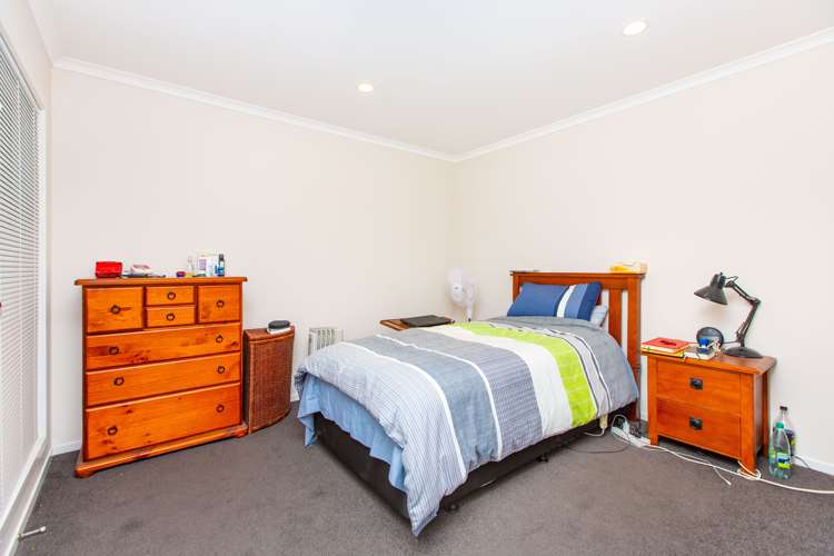 1/15 Cook Street Hamilton East_13