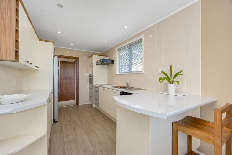 27 Shakespear Road Army Bay_11