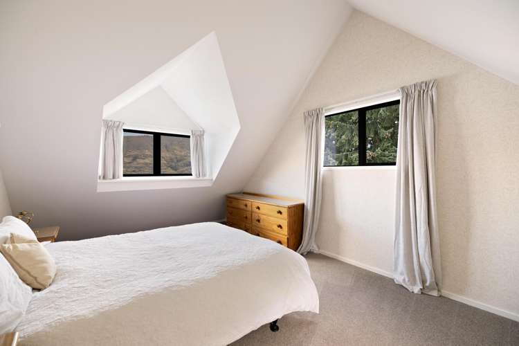 1 Von Place Fernhill/Sunshine Bay_34