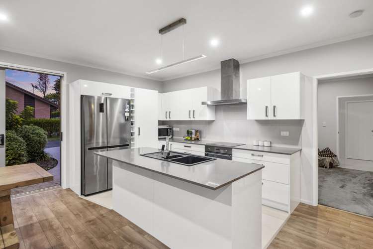 59 Benmore Crescent Pyes Pa_4