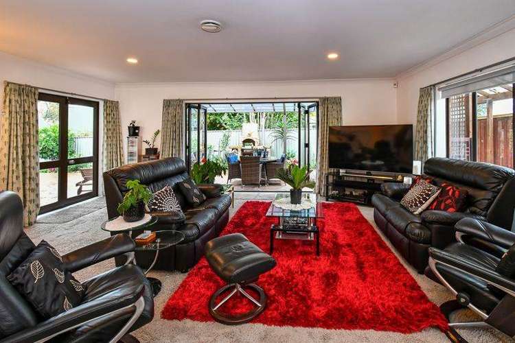 2/27 Queen Street Papakura_5