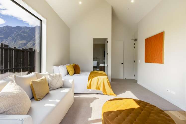 7 Centurion Court Jack's Point_13