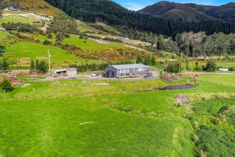 940 Pencarrow Coast Road Pencarrow Head_0