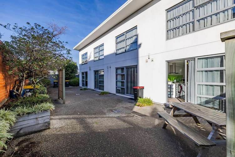 A/15 Ethel Benjamin Place_2