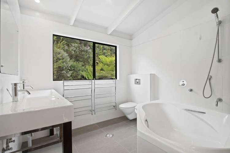 3 Herrings Cove Place Titirangi_26