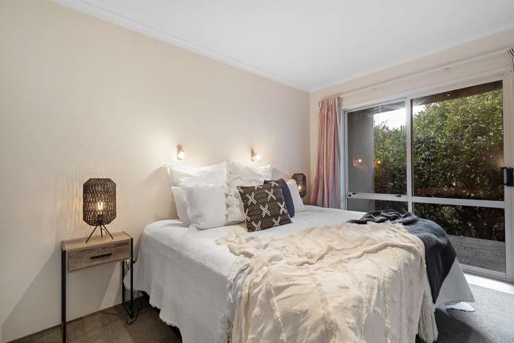 19b Wynyard Crescent Fernhill/Sunshine Bay_17