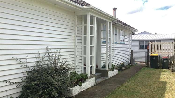 108 Creek Road Allenton_1