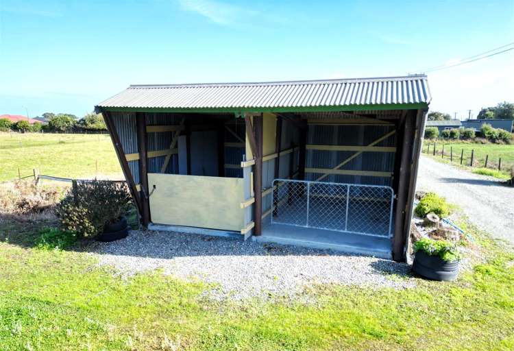 135 Coulson Road Paroa_4