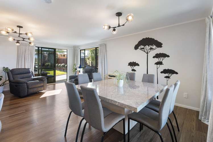 6 Logan Place Kelvin Grove_13