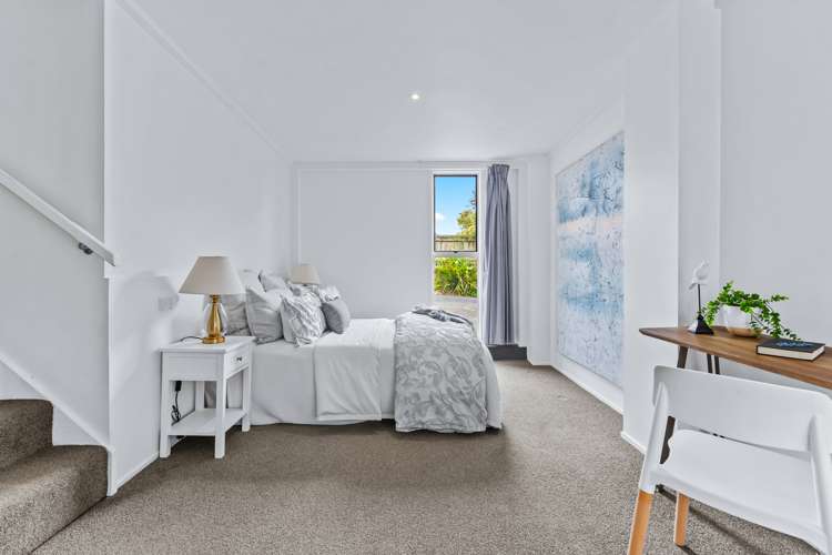 1/307a Wairau Road Totara Vale_15