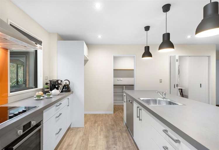 6 Hovingham Court Jacks Point_7