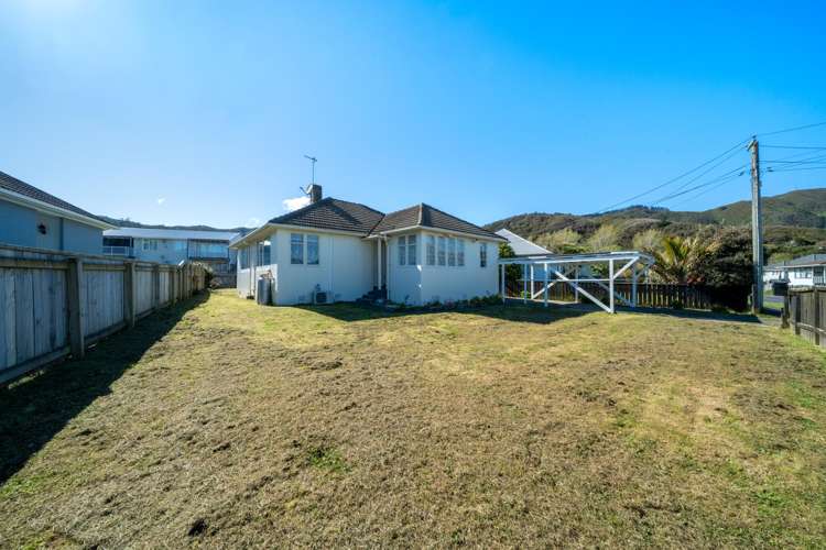 17 Strand Crescent Naenae_12