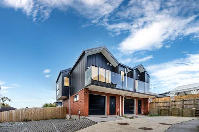 Below CV | Freehold 3 Bed with Garage