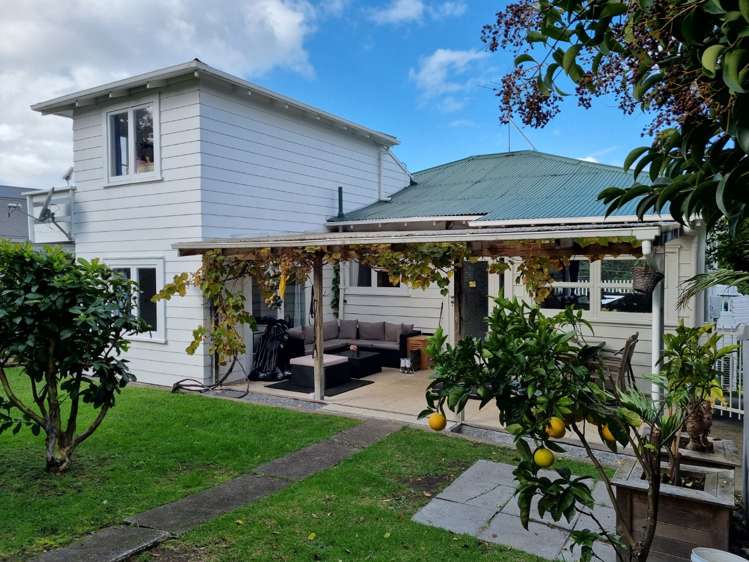 12 Seabreeze Road Narrow Neck_16