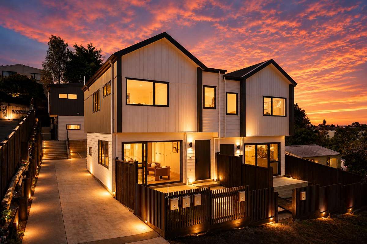 Lot1 & 5/72 Langana Avenue_0