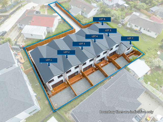 2/20 Sabot Place Massey_1